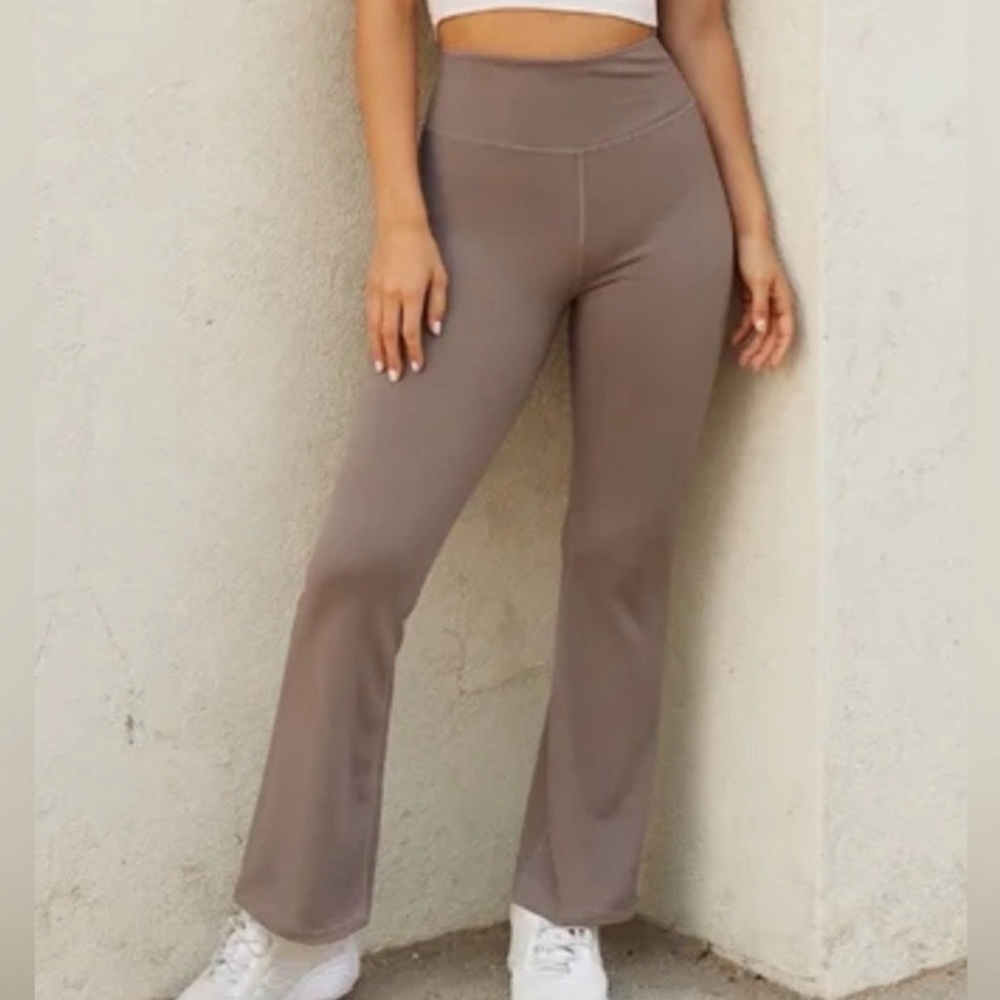 NWOT! Wilo the Label Split Flare Legging Pants